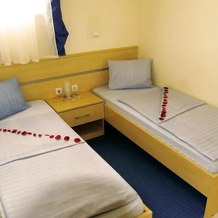 Apartment In With Balcony, Air Conditioning, Wi-fi Rovinj