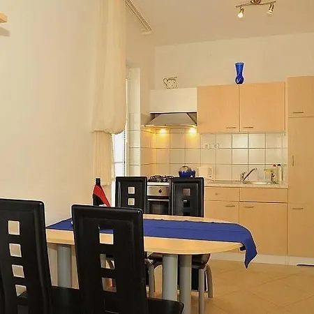 Apartment In With Balcony, Air Conditioning, Wi-fi *