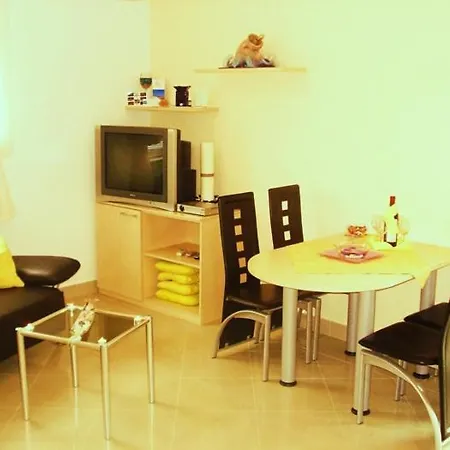 In With Balcony, Air Conditioning, Wi-fi Apartment