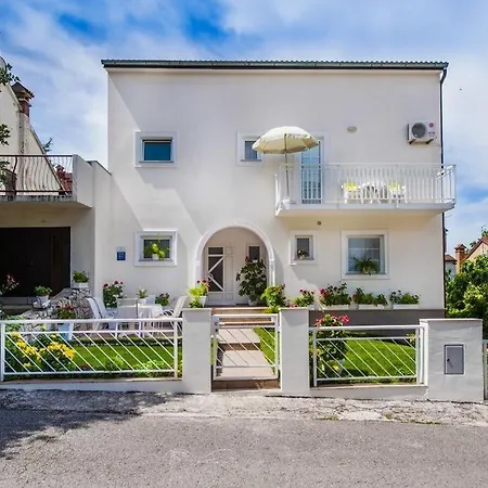 Apartment In With Balcony, Air Conditioning, Wi-fi